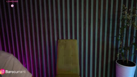 Snapshot of sochnogirls chatting on 10/27/25, 08:46 Yesenia online show from 10/27/25, 08:46