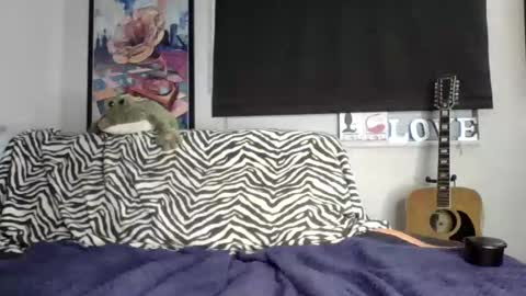 Snapshot of sofaking9 chatting on 11/01/25, 08:27 MicroAngelo online show from 11/01/25, 08:27