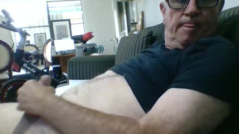 Snapshot of sofar06 chatting on 12/05/25, 01:58 sofar06 online show from 12/05/25, 01:58