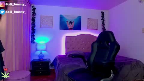 Snapshot of soffi_bunny_ chatting on 09/22/25, 07:10 soffi_bunny_ online show from 09/22/25, 07:10