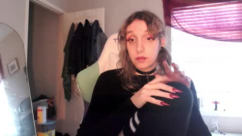 Lilytea online show from 11/19/25, 09:48