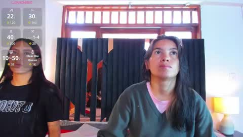 Snapshot of soffy_and_mia chatting on 11/03/25, 12:39 soffy and mia online show from 11/03/25, 12:39