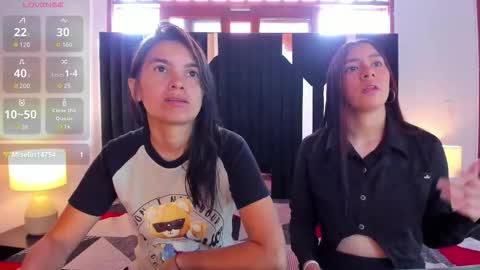 Snapshot of soffy_and_mia chatting on 11/08/25, 01:00 soffy and mia online show from 11/08/25, 01:00