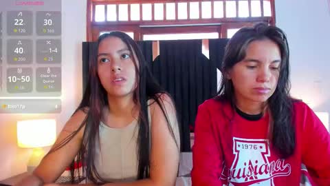 Snapshot of soffy_and_mia chatting on 11/14/25, 12:37 soffy and mia online show from 11/14/25, 12:37