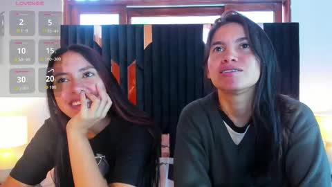 Snapshot of soffy_and_mia chatting on 11/18/25, 12:09 soffy and mia online show from 11/18/25, 12:09