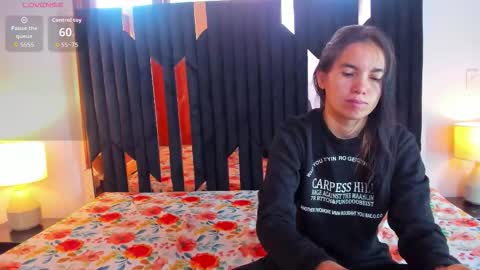 Snapshot of soffy_and_mia chatting on 11/22/25, 12:48 soffy and mia online show from 11/22/25, 12:48