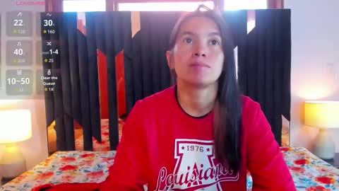 Snapshot of soffy_and_mia chatting on 12/01/25, 12:32 soffy and mia online show from 12/01/25, 12:32