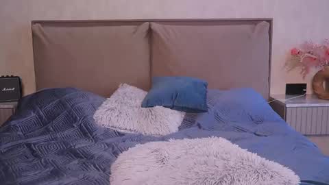 Snapshot of soffyasi chatting on 10/25/25, 11:40 soffyasi online show from 10/25/25, 11:40