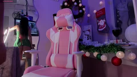 sofhia_turner online show from 12/09/24, 12:51