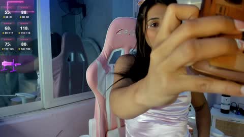 sofhia_turner online show from 02/06/25, 12:48