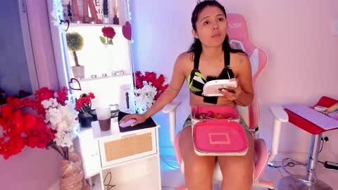 sofhia_turner online show from 02/13/25, 12:00