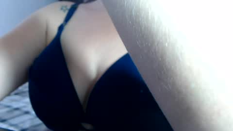 Sofa Castellanos online show from 07/13/26, 04:21