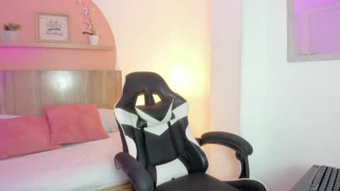 Snapshot of sofi_alix chatting on 06/16/26, 07:16 S O F I online show from 06/16/26, 07:16