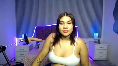 sofi_brunette_ online show from 02/24/26, 04:54