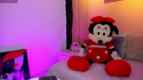 sofi_cuttie online show from 12/14/25, 03:56