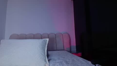 Sofia online show from 11/20/25, 12:05