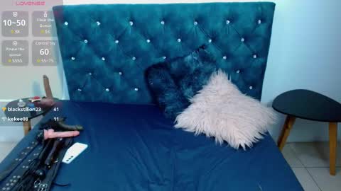 Snapshot of sofi_f_w chatting on 01/11/25, 01:48 Sofi online show from 01/11/25, 01:48