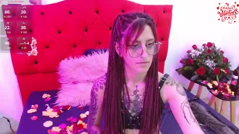 Snapshot of sofi_f_w chatting on 02/14/25, 01:02 Sofi online show from 02/14/25, 01:02