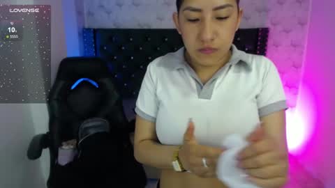 Snapshot of sofi_hot_4m chatting on 09/19/25, 12:28 Sofi online show from 09/19/25, 12:28