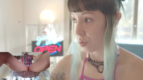 Sofi Mora online show from 01/28/25, 03:57