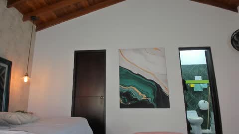 Sofi online show from 10/26/25, 01:06