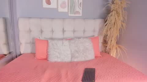 Snapshot of sofi_potter_ chatting on 03/12/25, 01:25 Sofia online show from 03/12/25, 01:25