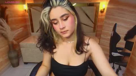 sofi_r_ online show from 11/24/25, 08:19