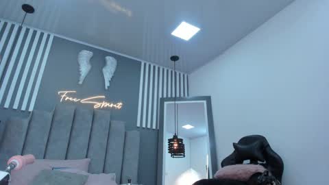 Snapshot of sofi_ramosx chatting on 12/15/24, 07:53 valen online show from 12/15/24, 07:53