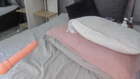 Snapshot of sofi_ramosx chatting on 12/27/24, 01:43 valen online show from 12/27/24, 01:43