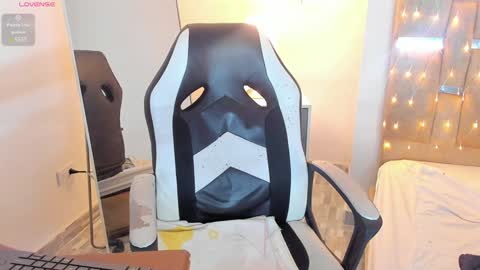 sofi smith online show from 01/31/25, 01:33