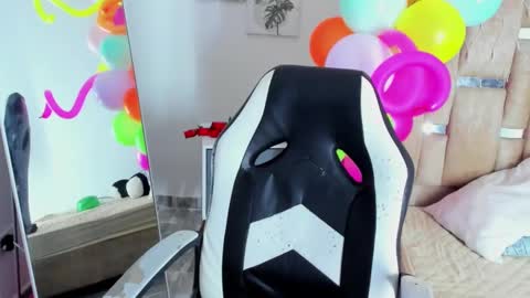 sofi smith online show from 03/01/25, 07:37