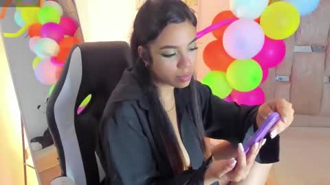 sofi smith online show from 03/08/25, 07:31