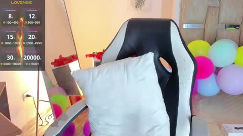 sofi smith online show from 03/12/25, 07:17