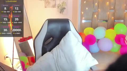 sofi smith online show from 03/12/25, 10:17