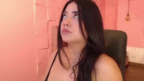 Snapshot of sofi_sweet09 chatting on 10/15/25, 11:05 Susy online show from 10/15/25, 11:05