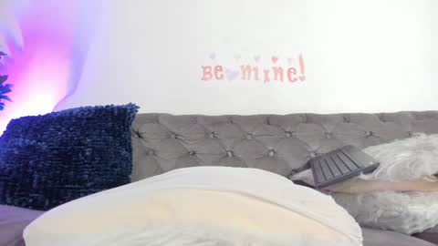 Sofia Vasquez online show from 02/19/25, 02:12