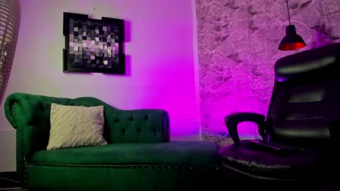 Snapshot of sofi_wiliiams2 chatting on 03/01/26, 08:33 sofi_wiliiams2 online show from 03/01/26, 08:33