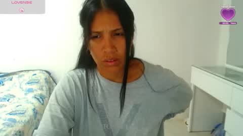 sofia vene  online show from 11/17/25, 11:38