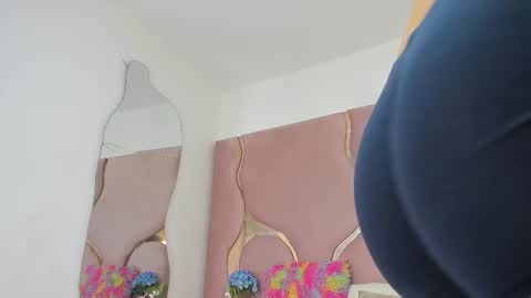 Snapshot of sofia1candyht chatting on 02/17/26, 08:37 SOFIA online show from 02/17/26, 08:37