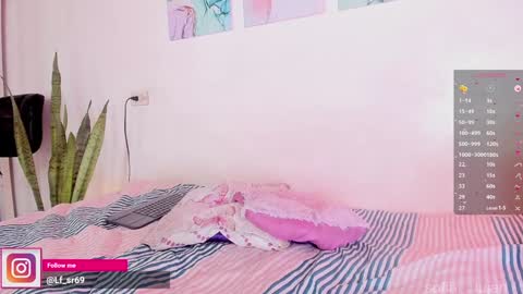 Snapshot of sofia__lujan chatting on 01/25/25, 11:23 call me L U online show from 01/25/25, 11:23