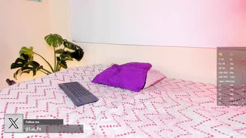 Snapshot of sofia__lujan chatting on 10/19/25, 12:44 call me L U online show from 10/19/25, 12:44