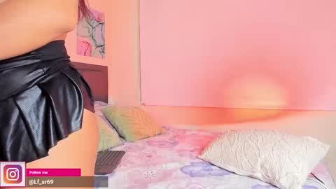 Snapshot of sofia__lujan chatting on 02/23/26, 01:47 call me L U online show from 02/23/26, 01:47