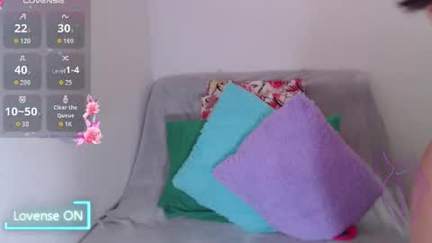 Snapshot of sofia__whitee chatting on 12/20/25, 07:48 sofia whitee online show from 12/20/25, 07:48