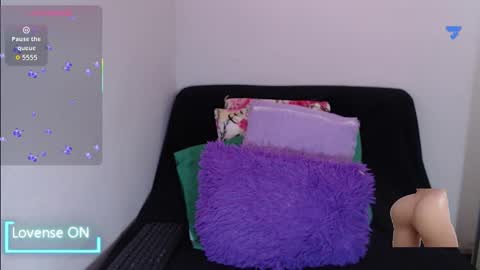 Snapshot of sofia__whitee chatting on 01/17/26, 06:40 sofia whitee online show from 01/17/26, 06:40