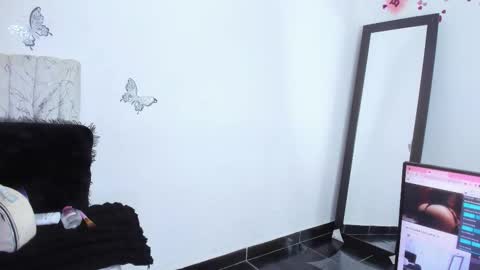 Snapshot of sofia_dg chatting on 11/13/25, 08:19 Sofia online show from 11/13/25, 08:19