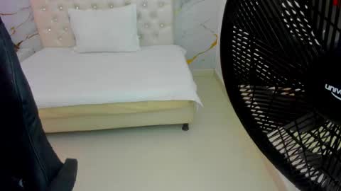 Snapshot of sofia_echeverri chatting on 04/18/26, 12:31 sofia_echeverri online show from 04/18/26, 12:31