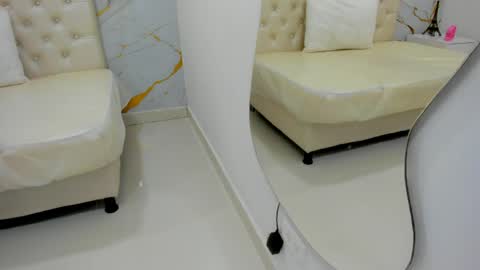 Snapshot of sofia_echeverri chatting on 04/21/26, 11:27 sofia_echeverri online show from 04/21/26, 11:27