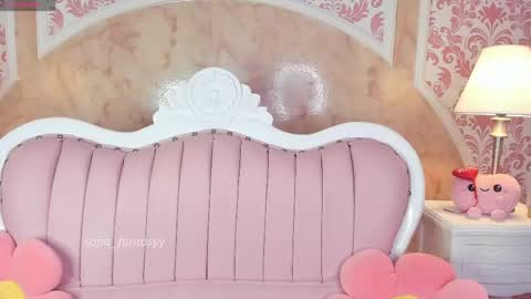 Snapshot of sofia_fantasyy chatting on 05/21/26, 12:12 Sofia fantasyy Online 0700 to 1400 gmt-5 online show from 05/21/26, 12:12