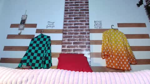 Snapshot of sofia_fer chatting on 11/19/25, 02:33 sofia online show from 11/19/25, 02:33