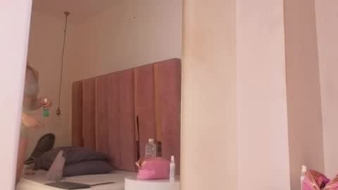 sofia_foxx1 online show from 05/14/26, 12:01